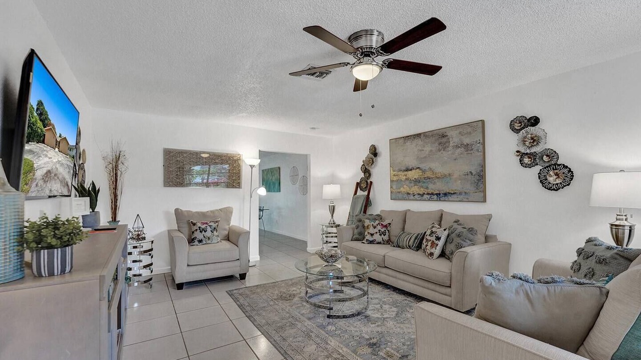 Photo of Livingroom in Hollywood
