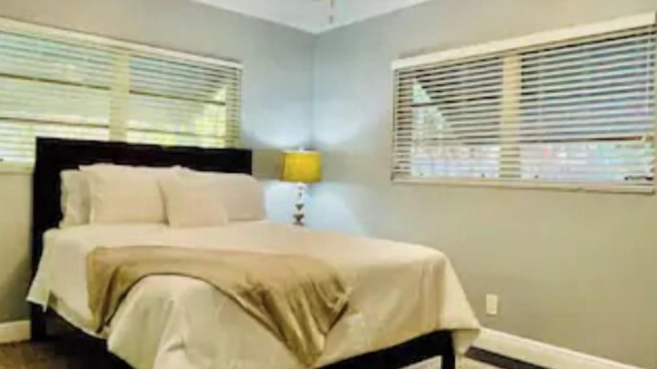 Photo of Bedroom in Middle River Terrace