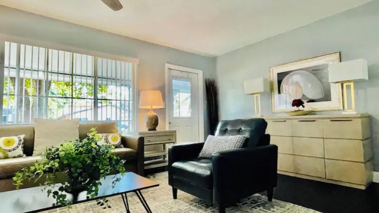 Photo of Livingroom in Middle River Terrace