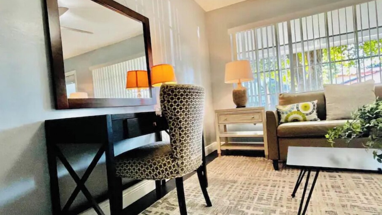 Photo of Livingroom in Middle River Terrace
