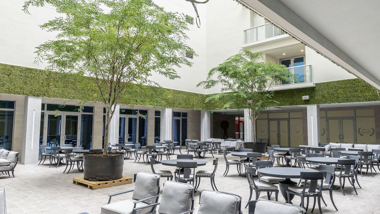 Photo of Outdoor in Hollywood