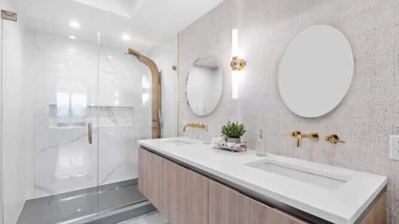 Photo of Bathroom in North Bergen