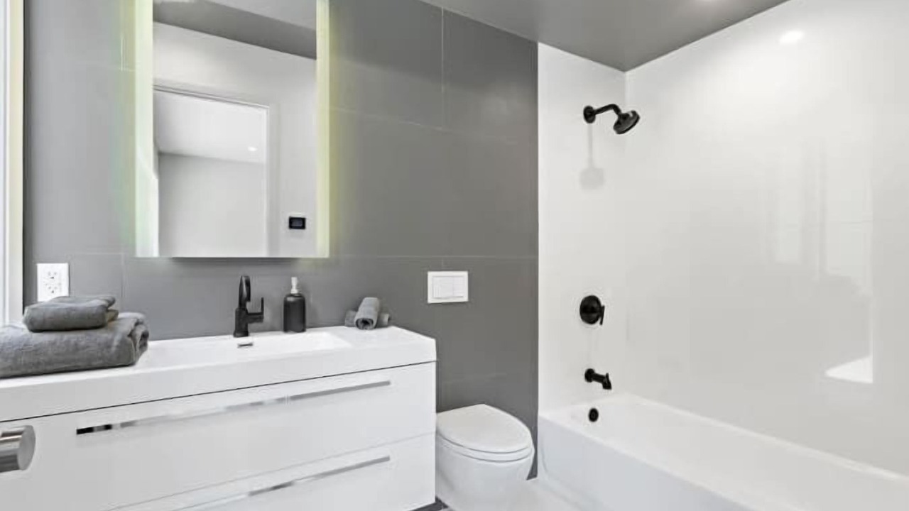 Photo of Bathroom in North Bergen