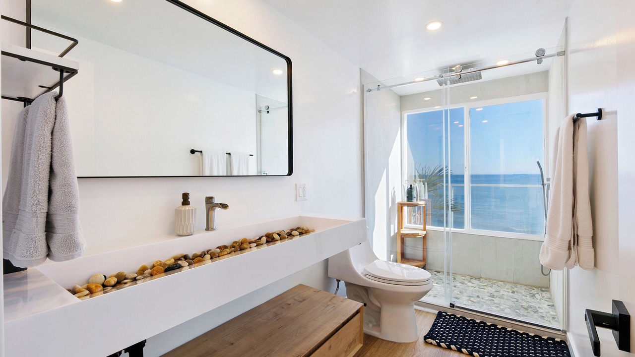 Photo of Bathroom in Eastern Malibu