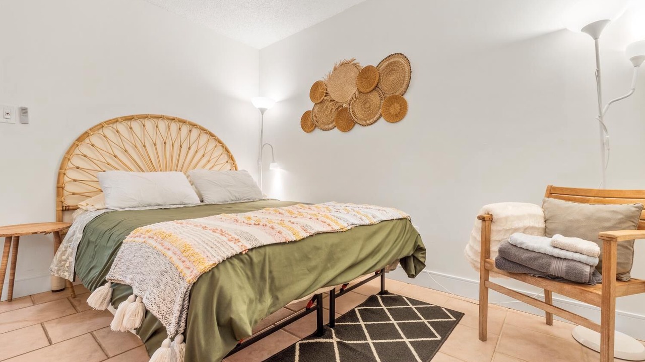 Photo of Bedroom in North Central Hollywood