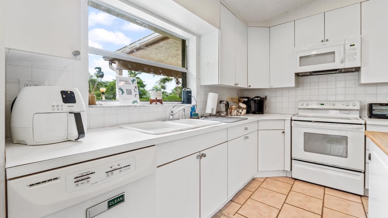 Photo of Kitchen in North Central Hollywood