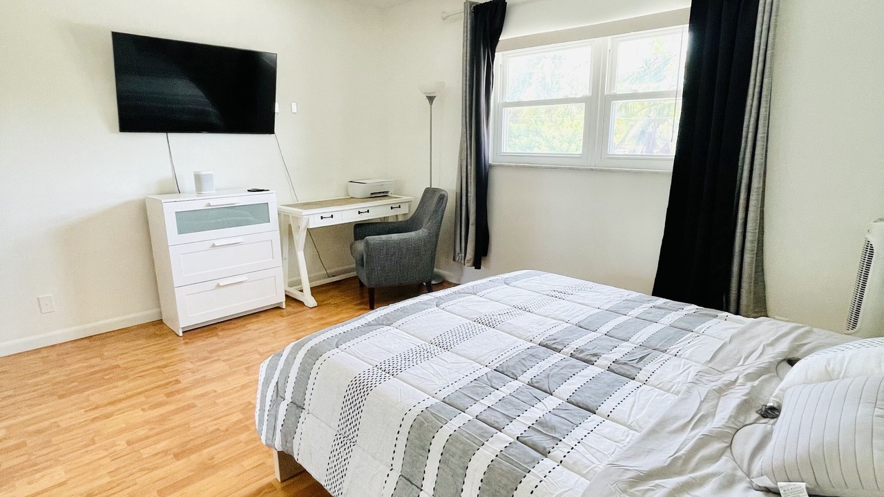 Photo of Bedroom in Royal Poinciana