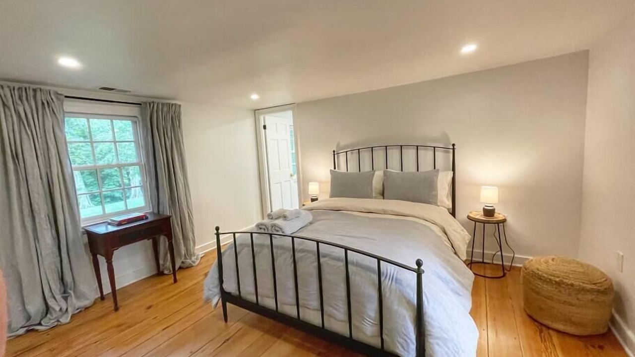 Photo of Bedroom in Centreville