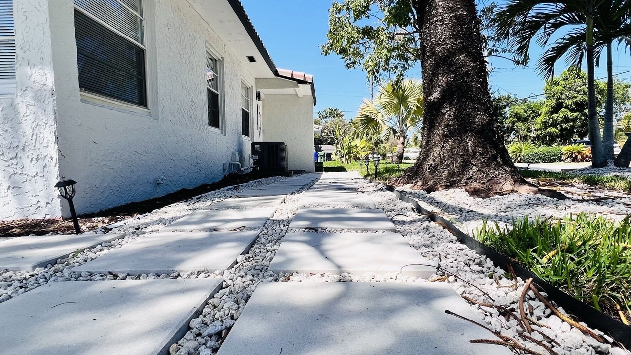 Photo of Outdoor in Poinsettia Heights