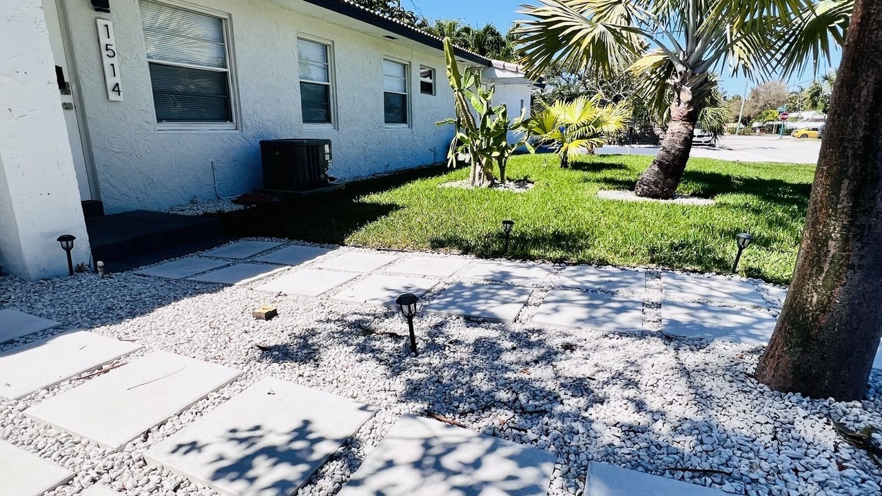 Photo of Outdoor in Poinsettia Heights