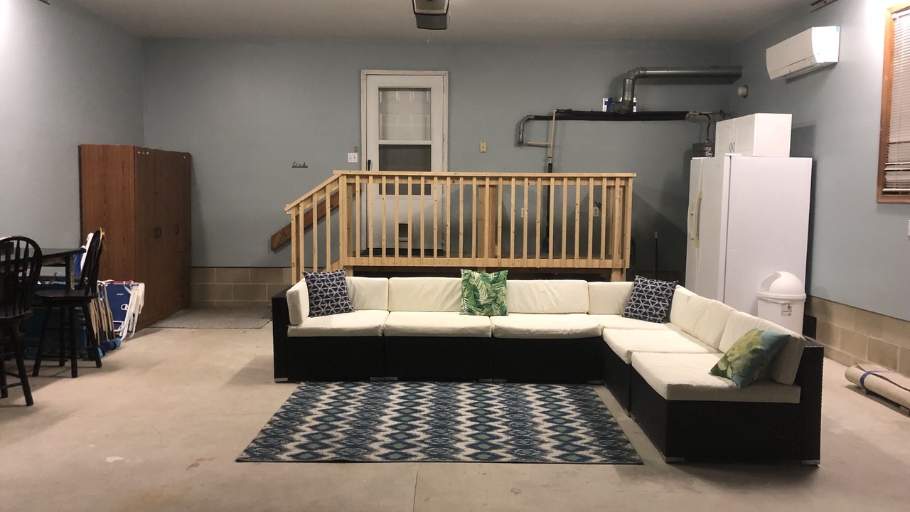 Photo of Livingroom in Cedar Neck