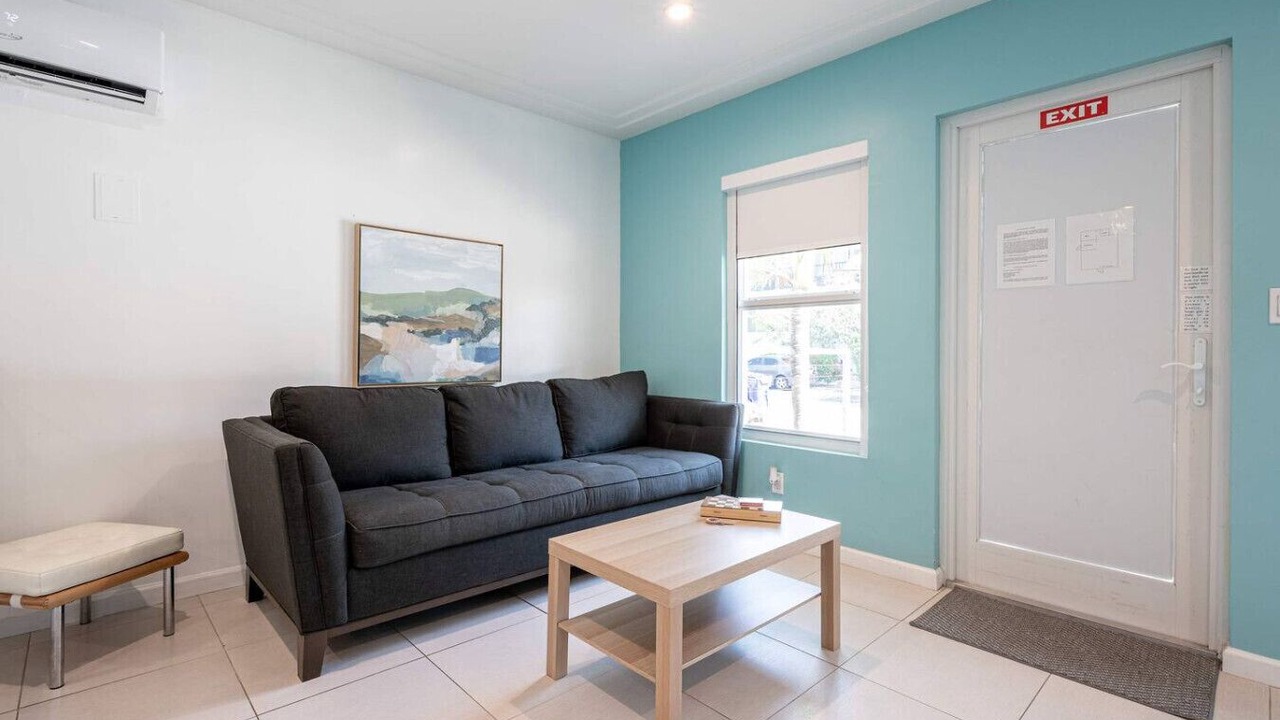 Photo of Livingroom in Hollywood South Central Beach