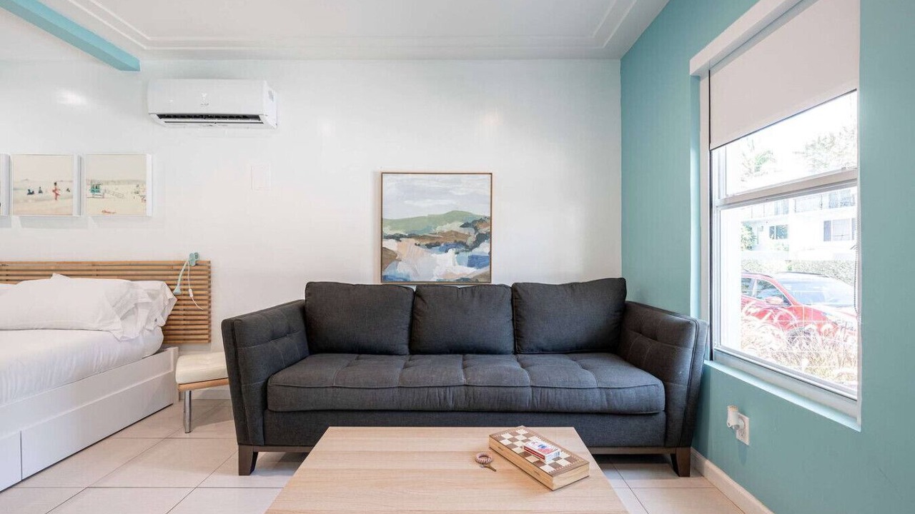 Photo of Livingroom in Hollywood South Central Beach