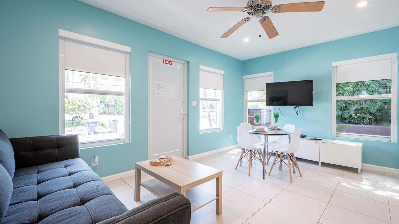 Photo of Livingroom in Hollywood South Central Beach
