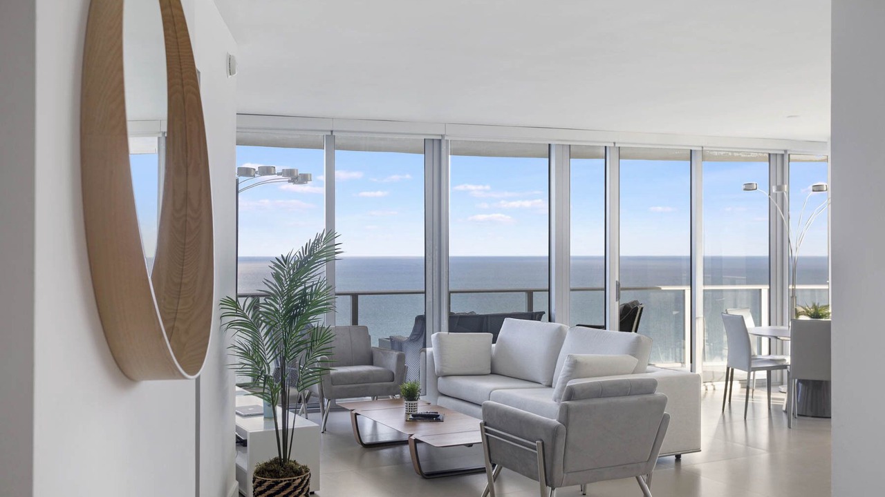 Photo of Livingroom in Hollywood South Central Beach