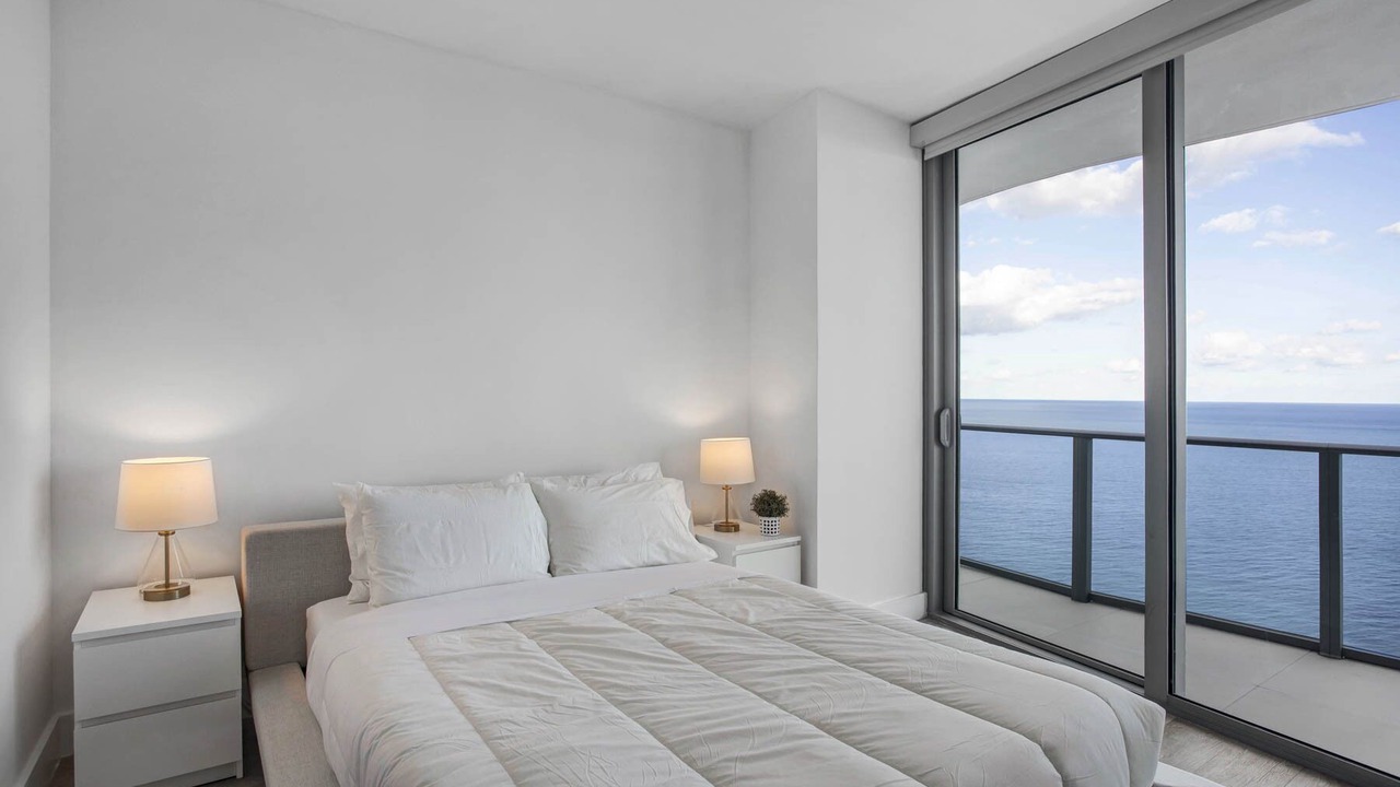 Photo of Bedroom in Hollywood South Central Beach