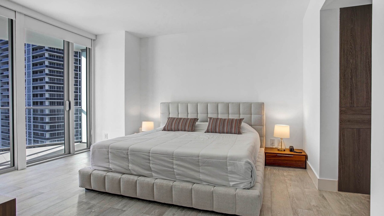 Photo of Bedroom in Hollywood South Central Beach