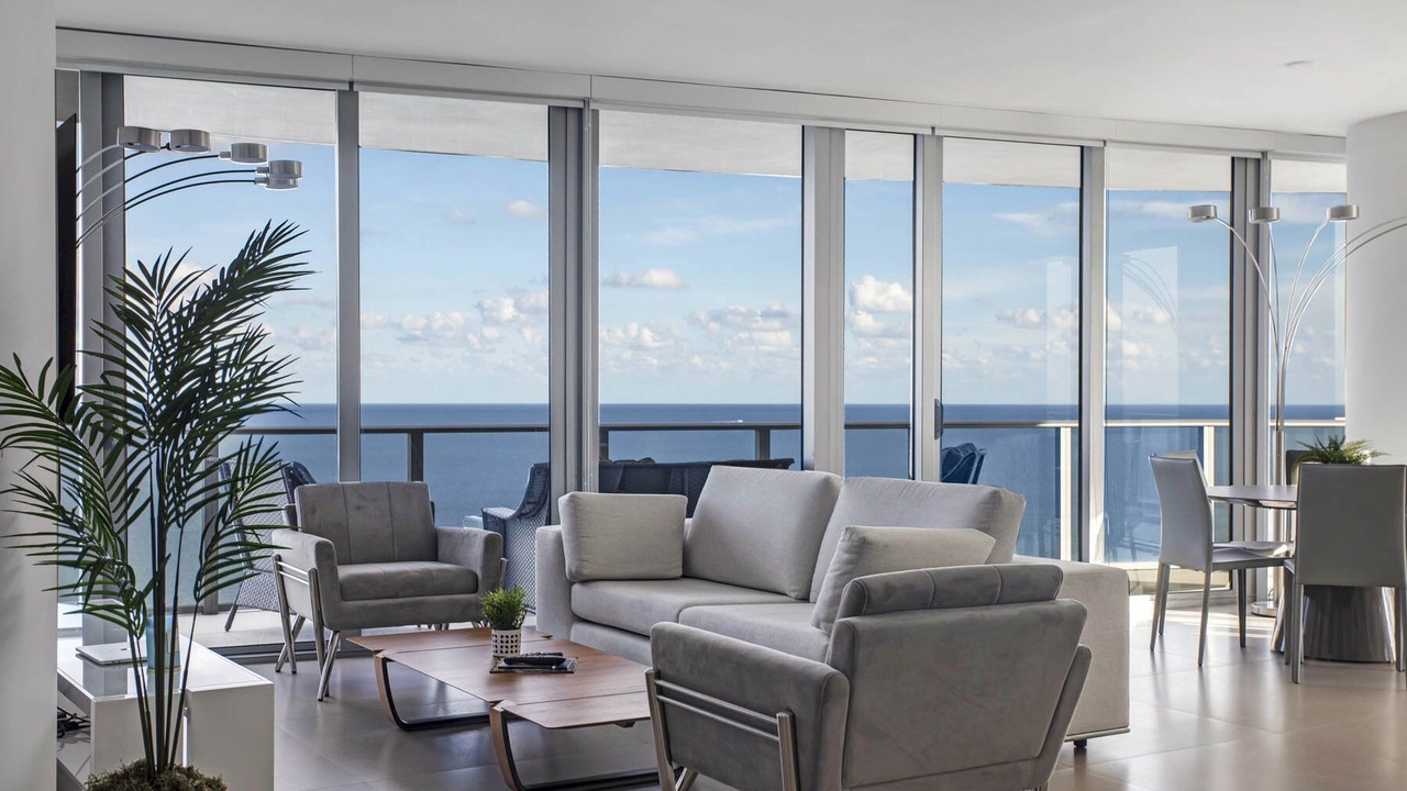 Photo of Livingroom in Hollywood South Central Beach