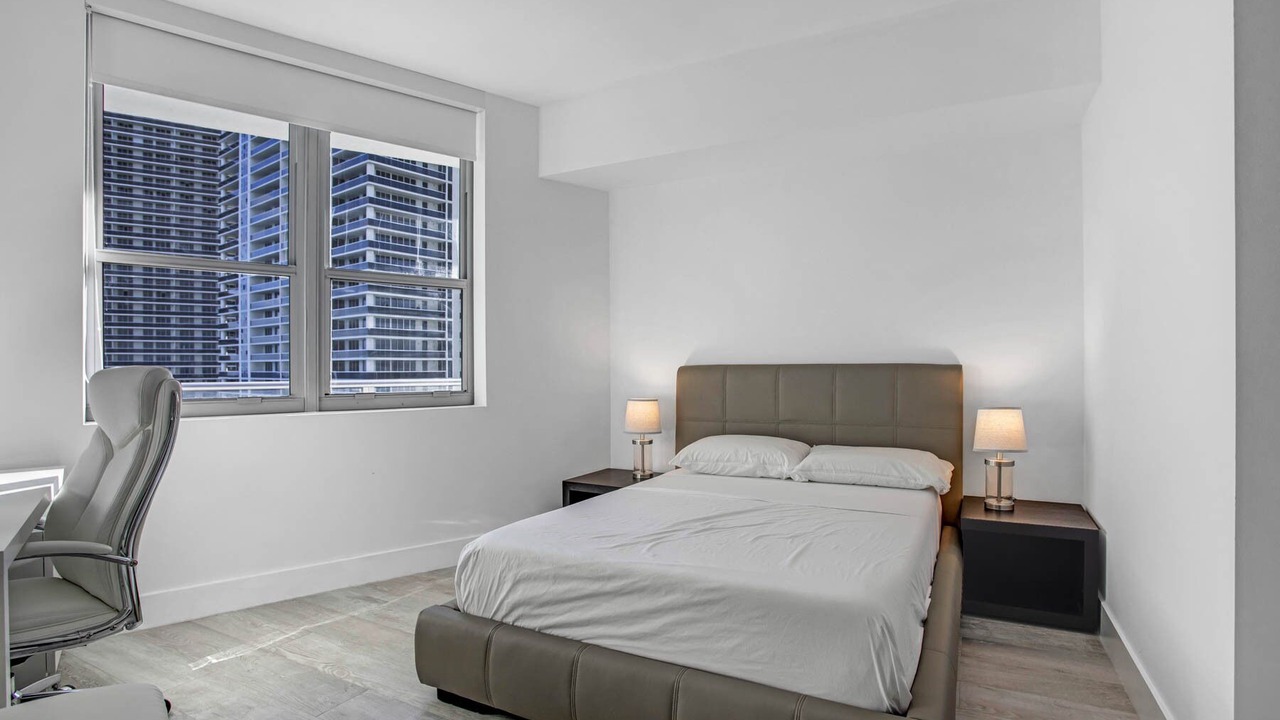 Photo of Bedroom in Hollywood South Central Beach