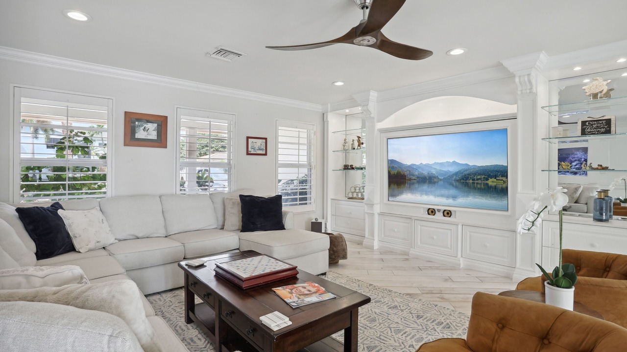 Photo of Livingroom in Tropic Isle