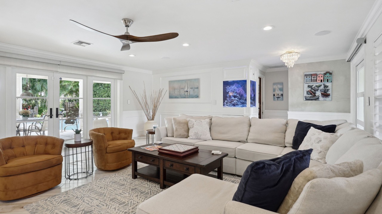 Photo of Livingroom in Tropic Isle