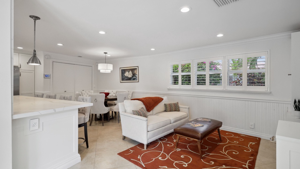 Photo of Livingroom in Tropic Isle