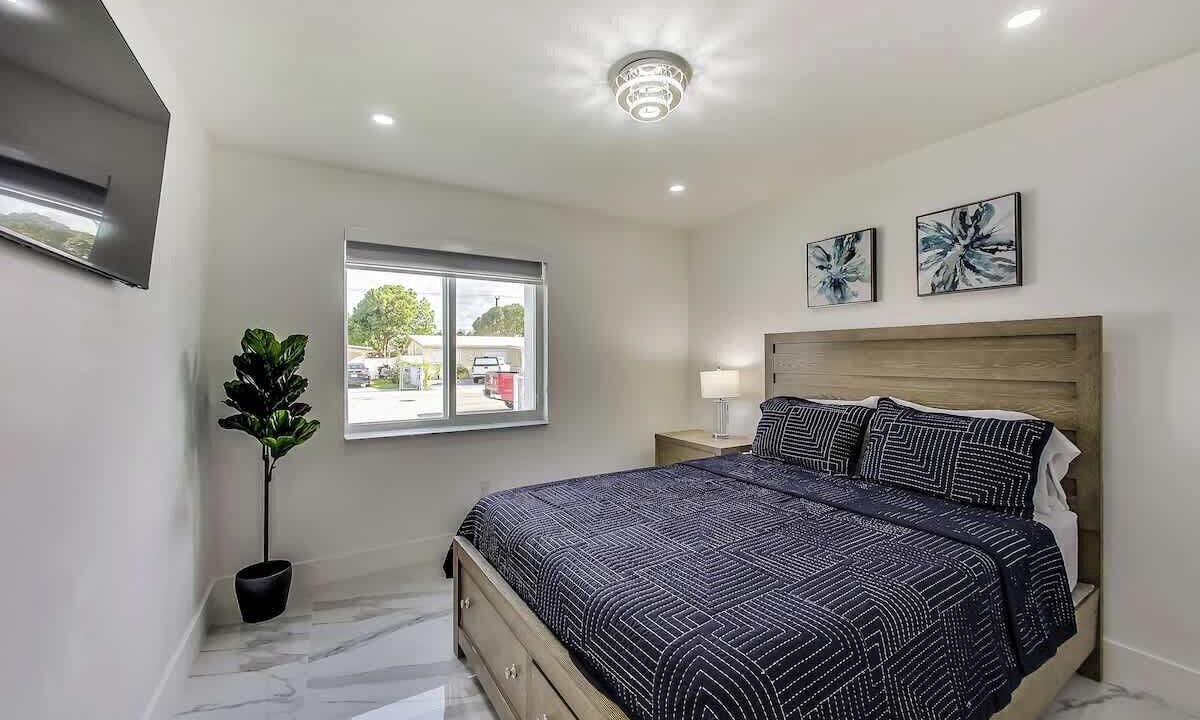 Photo of Bedroom in Hialeah