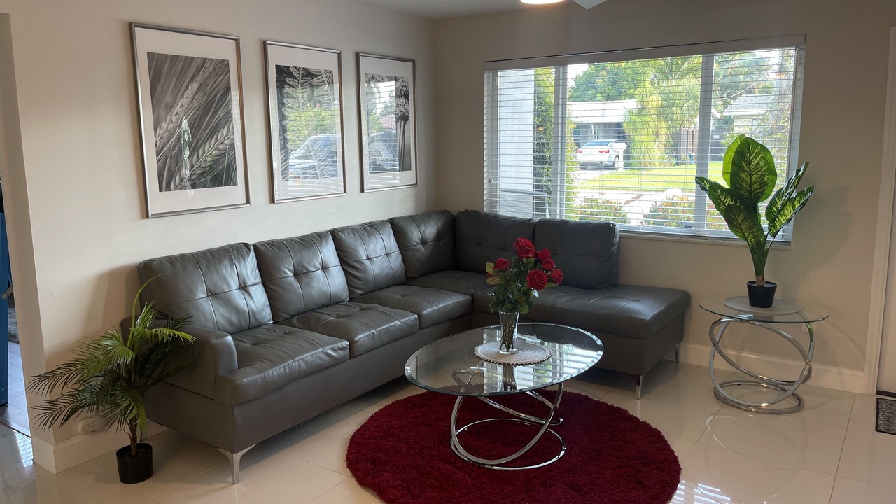 Photo of Livingroom in North Andrews Gardens
