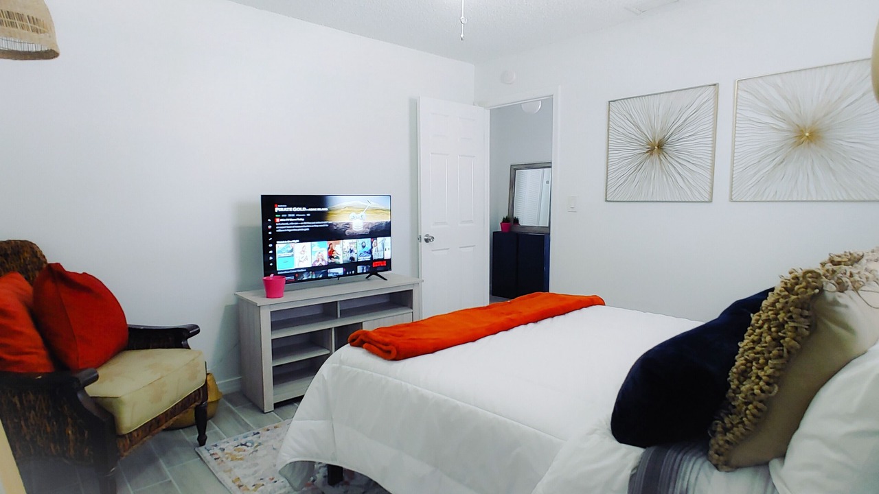 Photo of Bedroom in Allapattah