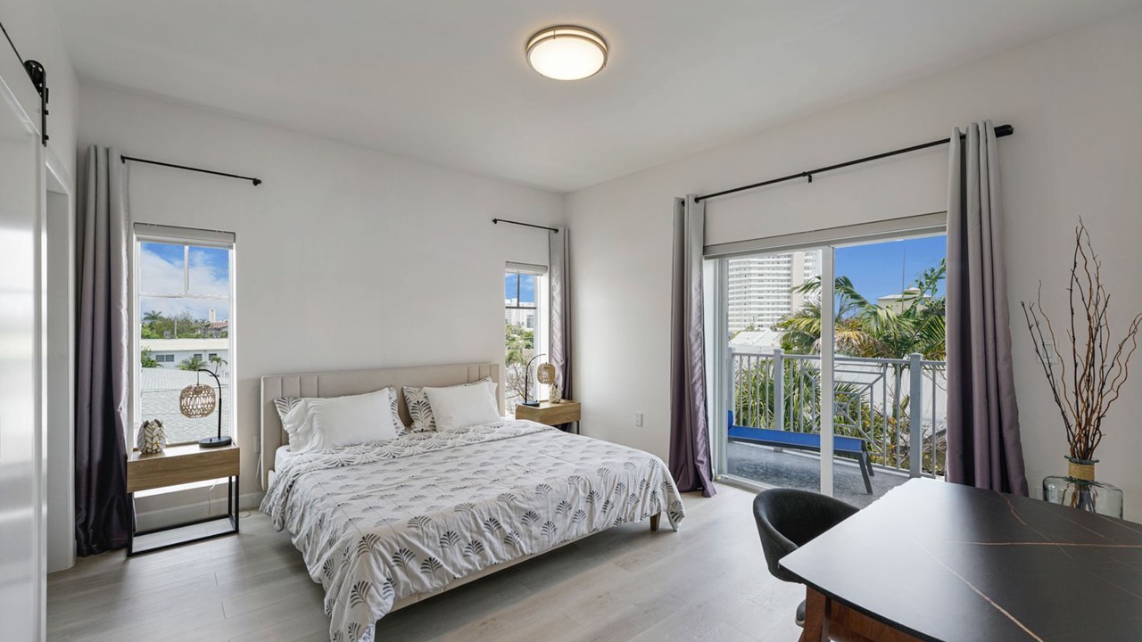 Photo of Bedroom in Deerfield Beach