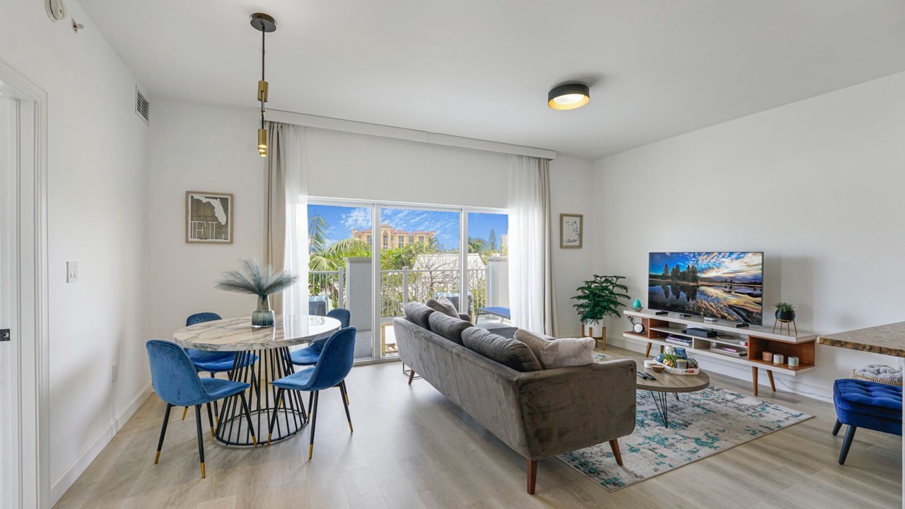 Photo of Livingroom in Deerfield Beach