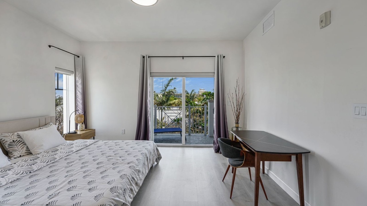 Photo of Bedroom in Deerfield Beach