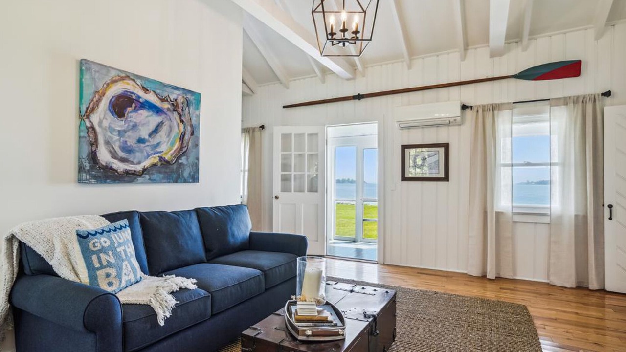 Photo of Livingroom in Royal Oak