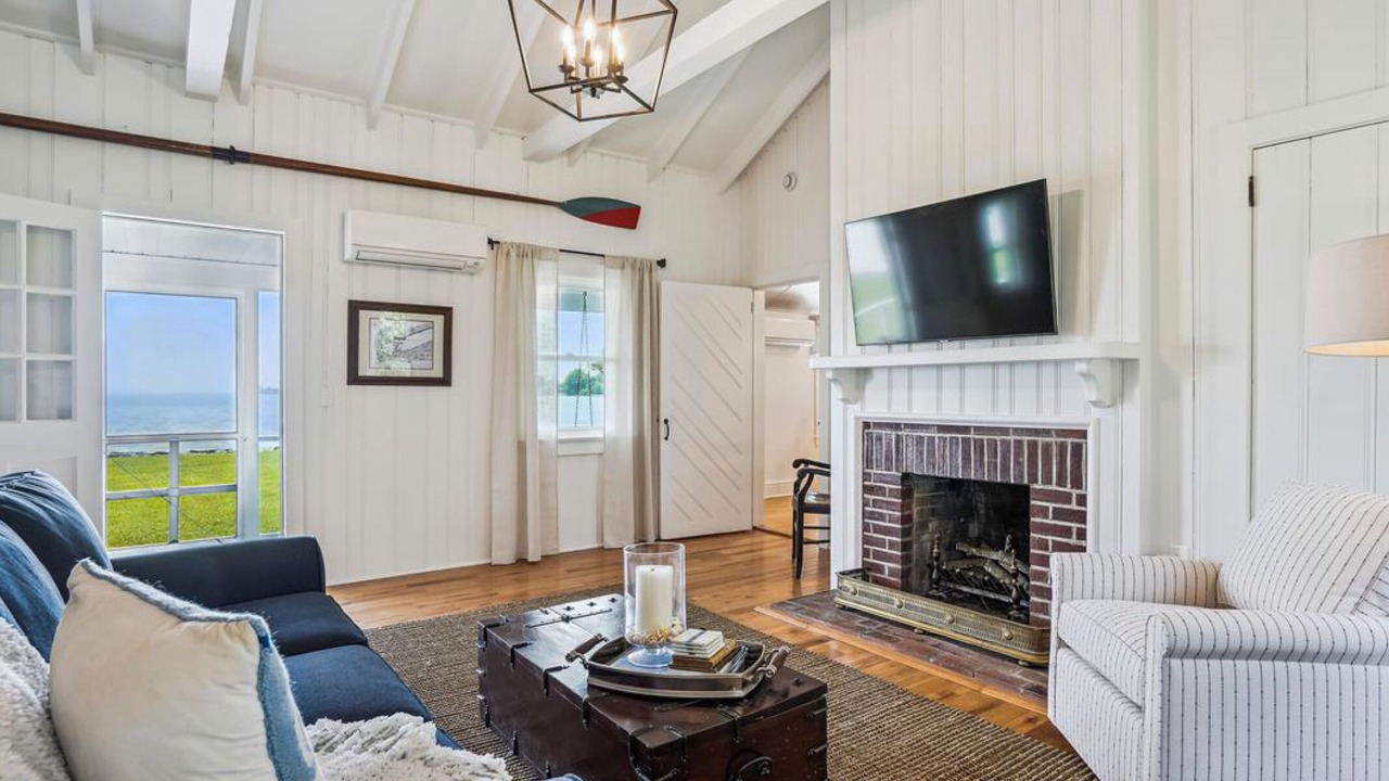 Photo of Livingroom in Royal Oak