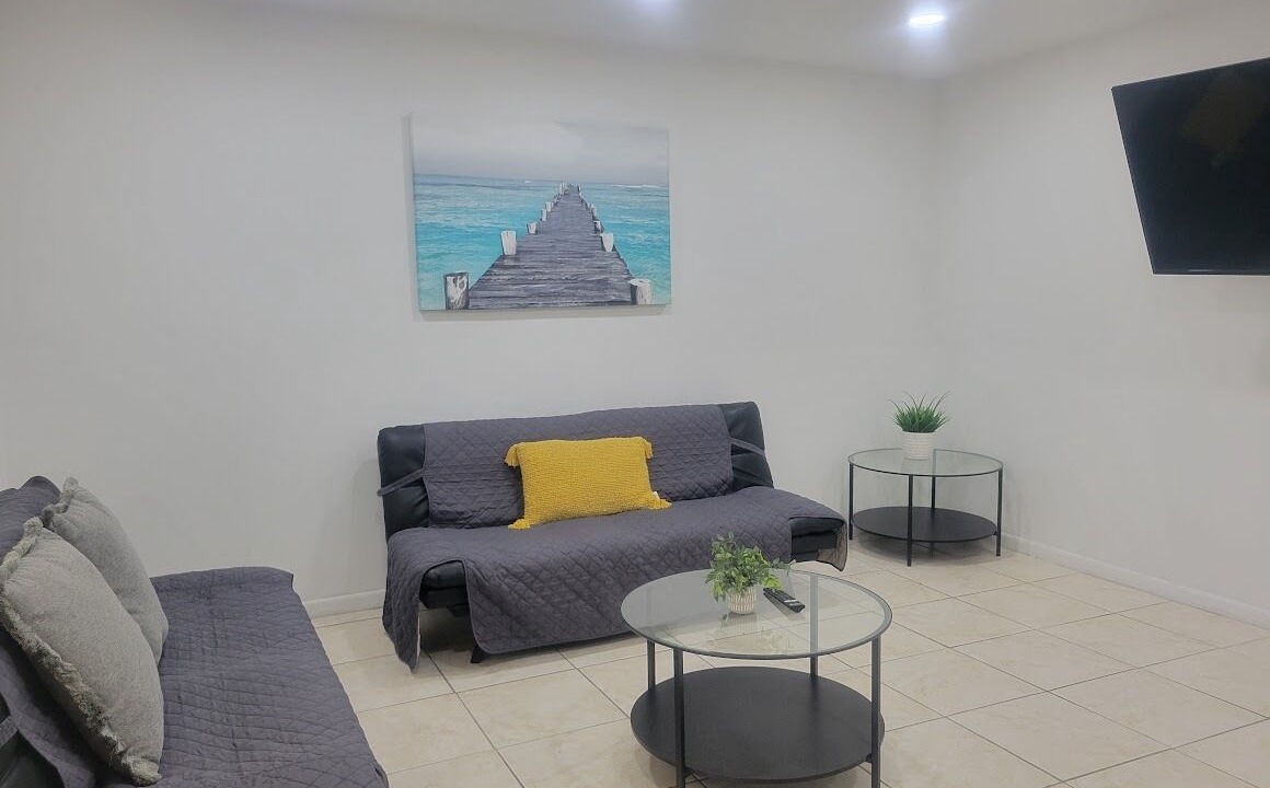 Photo of Livingroom in Sailboat Bend