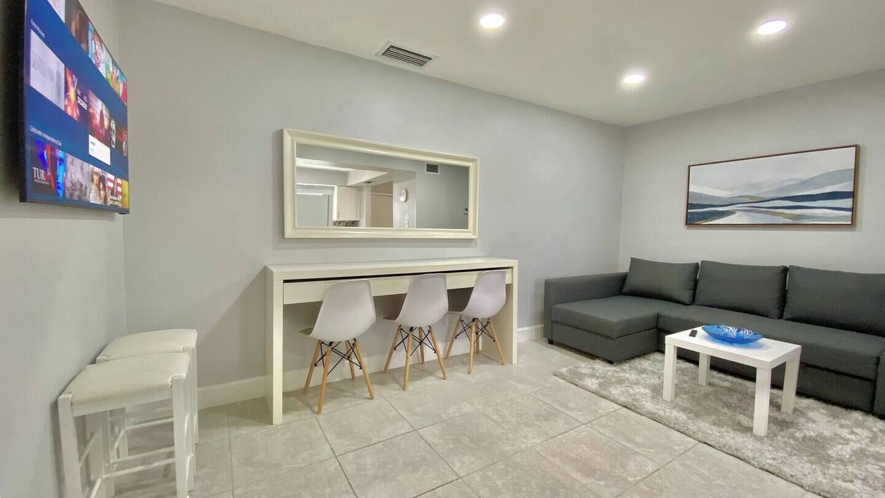 Photo of Livingroom in Hollywood