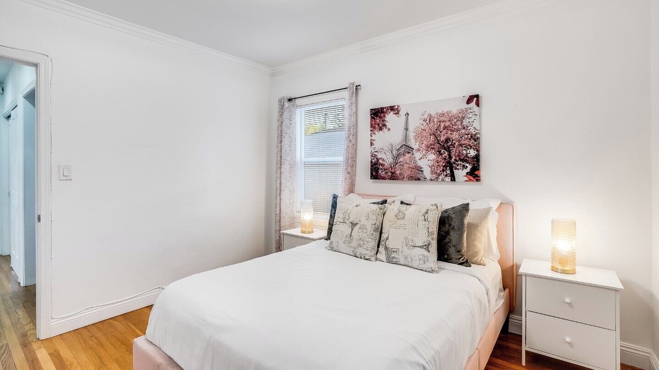 Photo of Bedroom in Valley Village