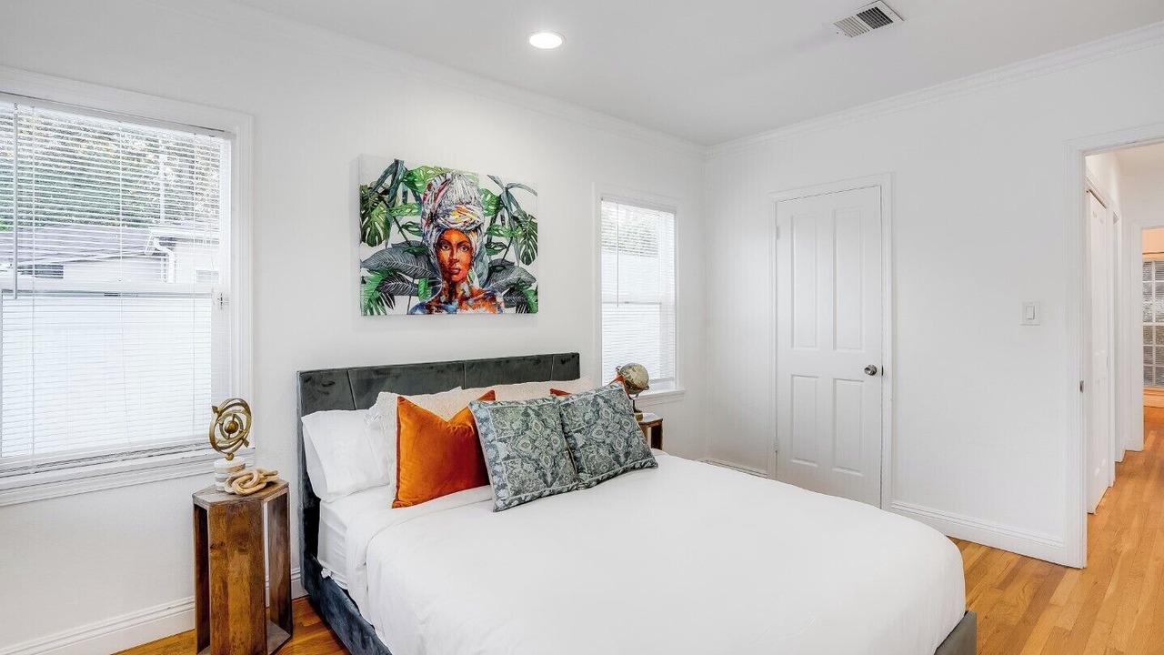 Photo of Bedroom in Valley Village