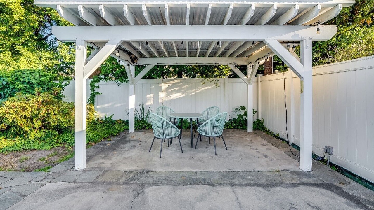 Photo of Outdoor in Valley Village