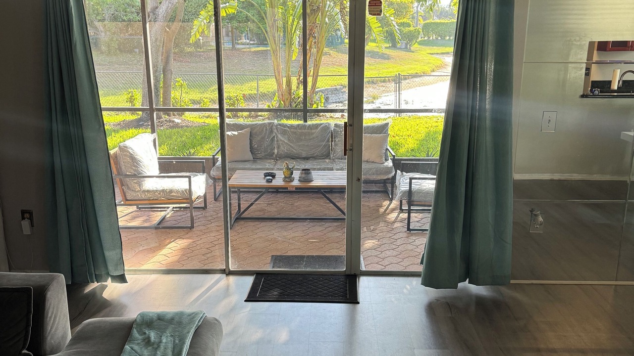 Photo of Livingroom in Pembroke Pines