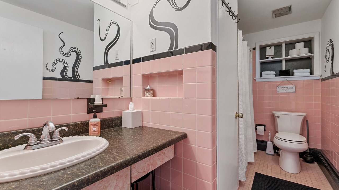 Photo of Bathroom in Rock Hall