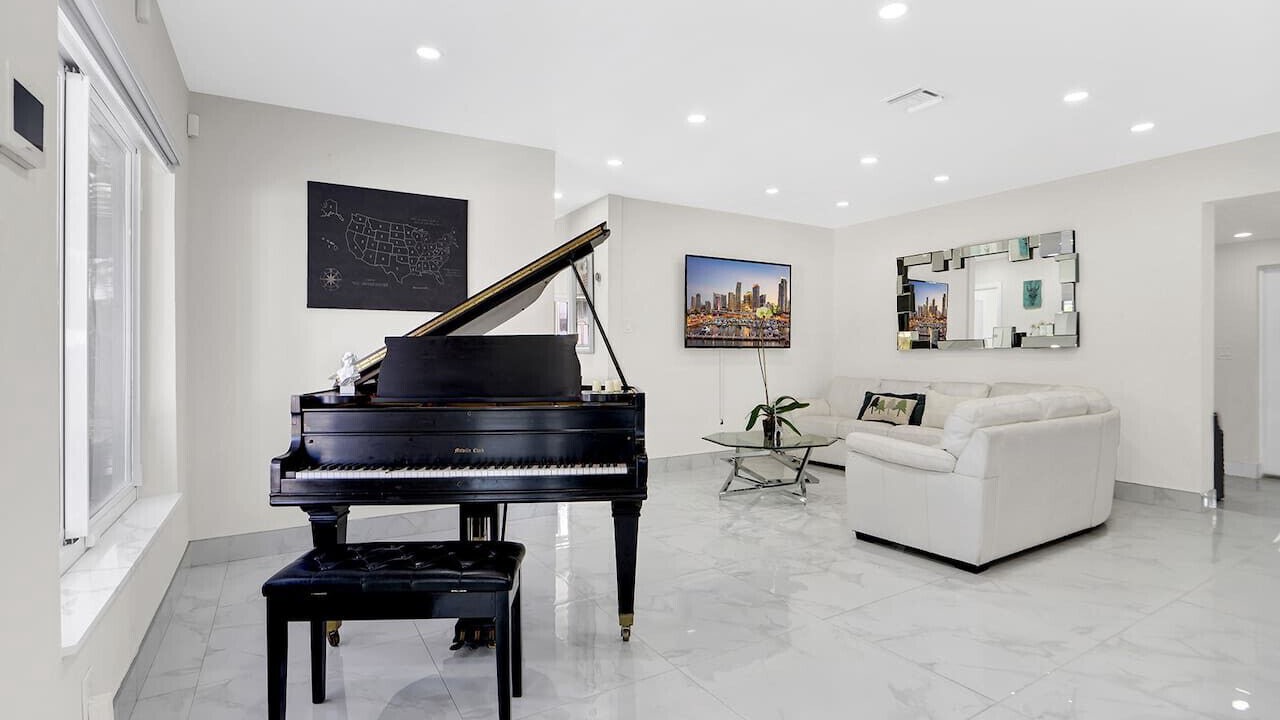 Photo of Livingroom in Miami Gardens