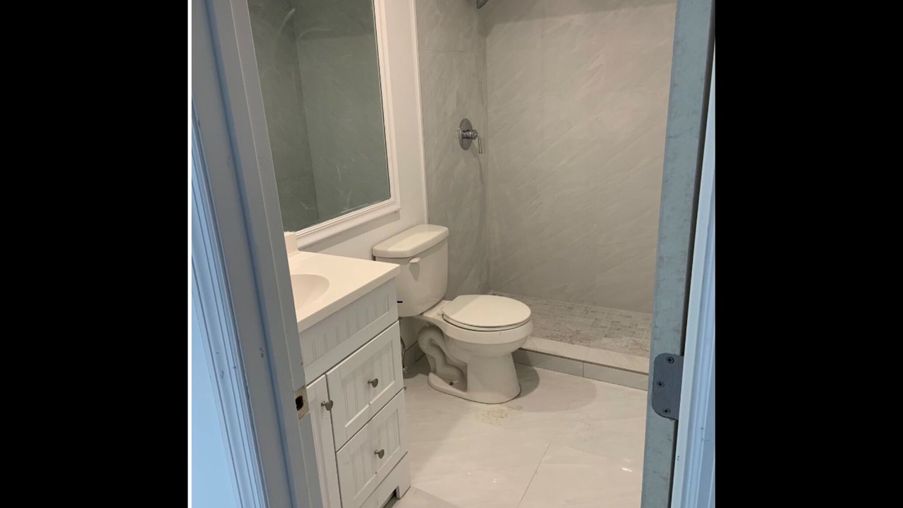 Photo of Bathroom in Sandalfoot Cove