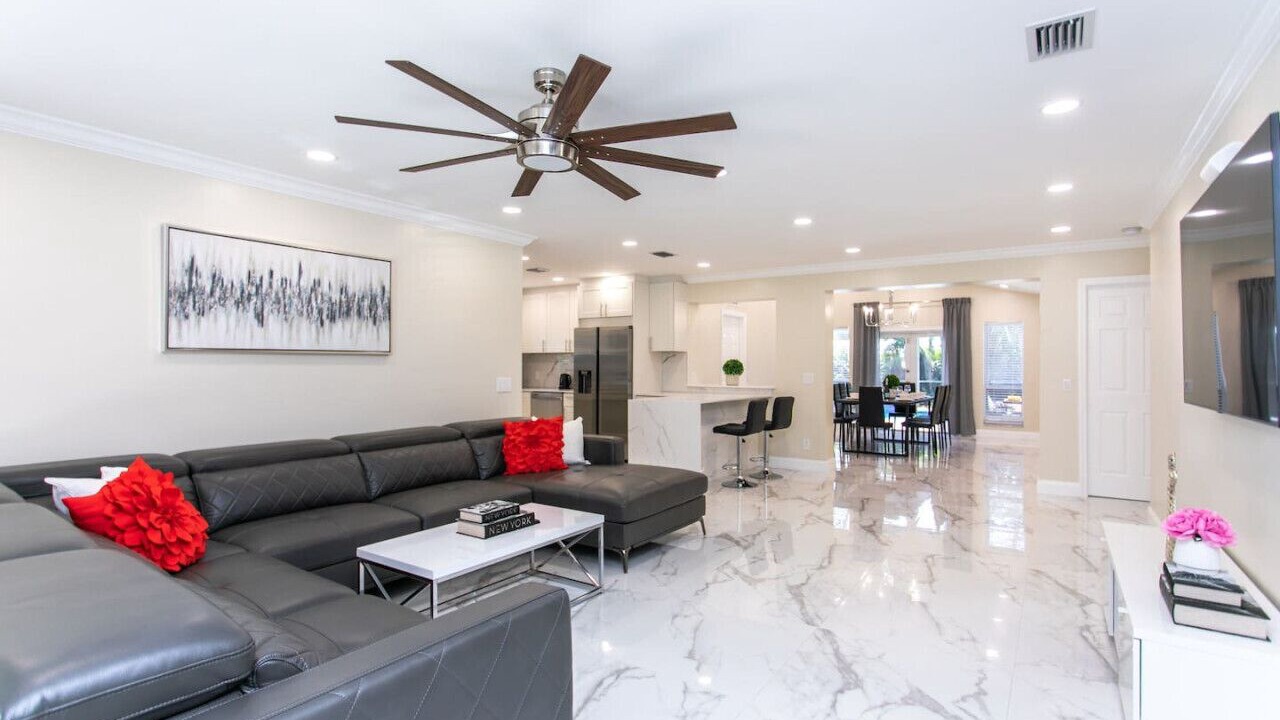 Photo of Livingroom in South Lake