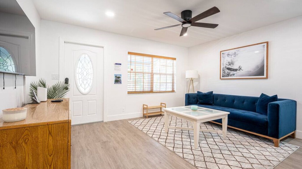 Photo of Livingroom in Middle River Terrace