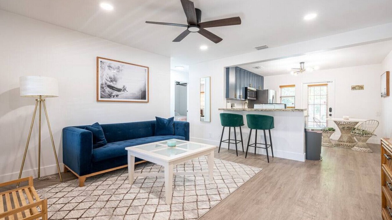 Photo of Livingroom in Middle River Terrace