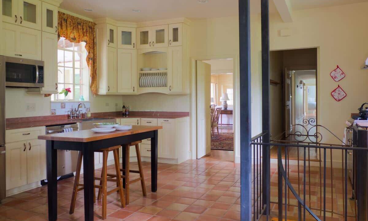 Photo of Kitchen in Barracks Rugby