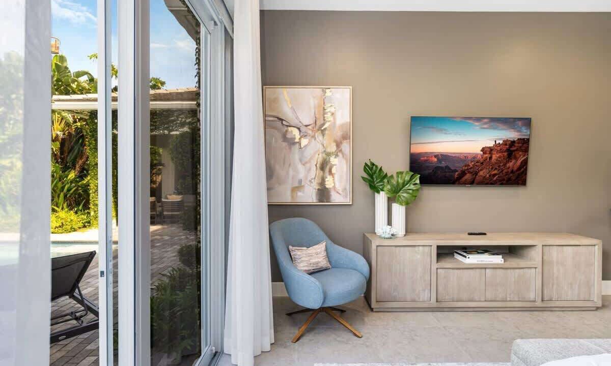 Photo of Others in Poinsettia Heights