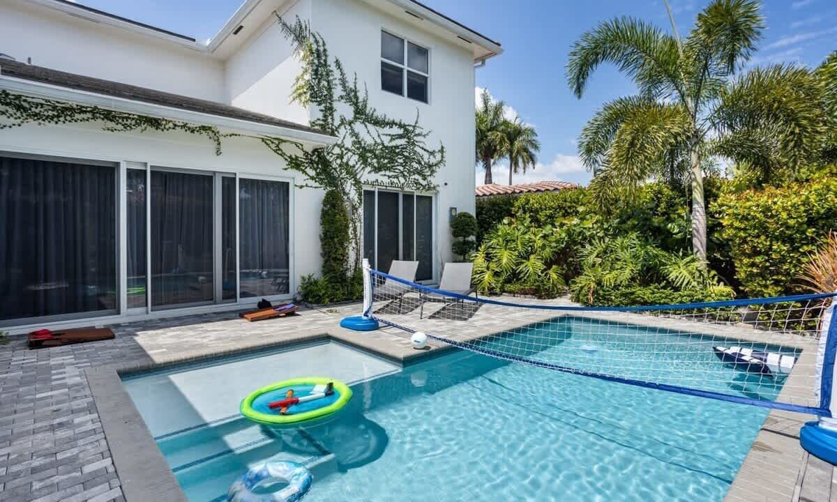 Photo of Outdoor in Poinsettia Heights