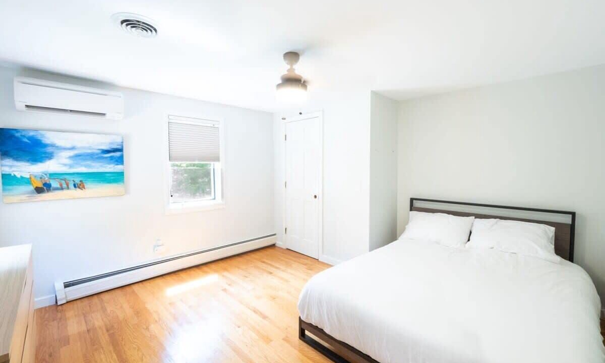 Photo of Bedroom in Housatonic